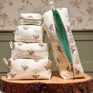 Bags, Totes & Carry-Alls Echo
